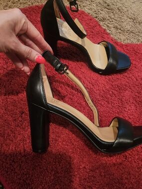 Naturalizer Black Block Heel Ankle Strap Sandals